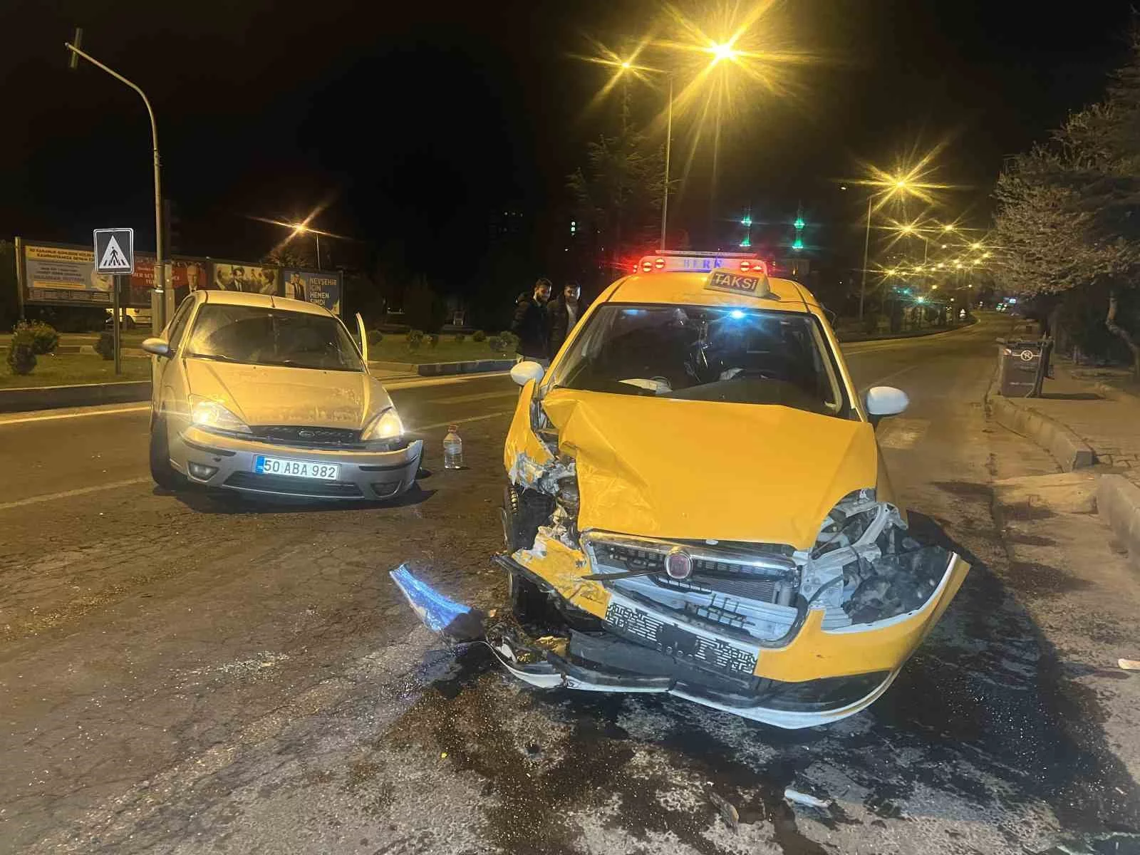 Nevşehir’de ticari taksi ile otomobil çarpıştı: 3 yaralı